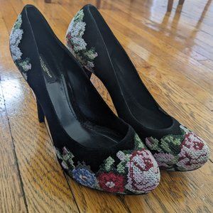 Dolce & Gabbana Floral-Embroidered Pumps
